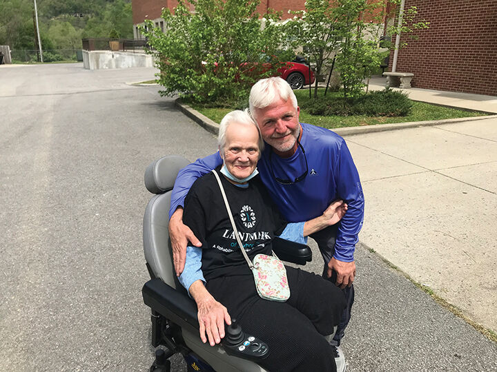 Mayor helps resident obtain wheelchair